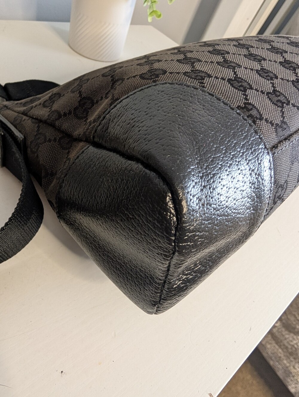Gucci GG Monogram Canvas Messenger Bag, Black - EUC! - Picture 7 of 13